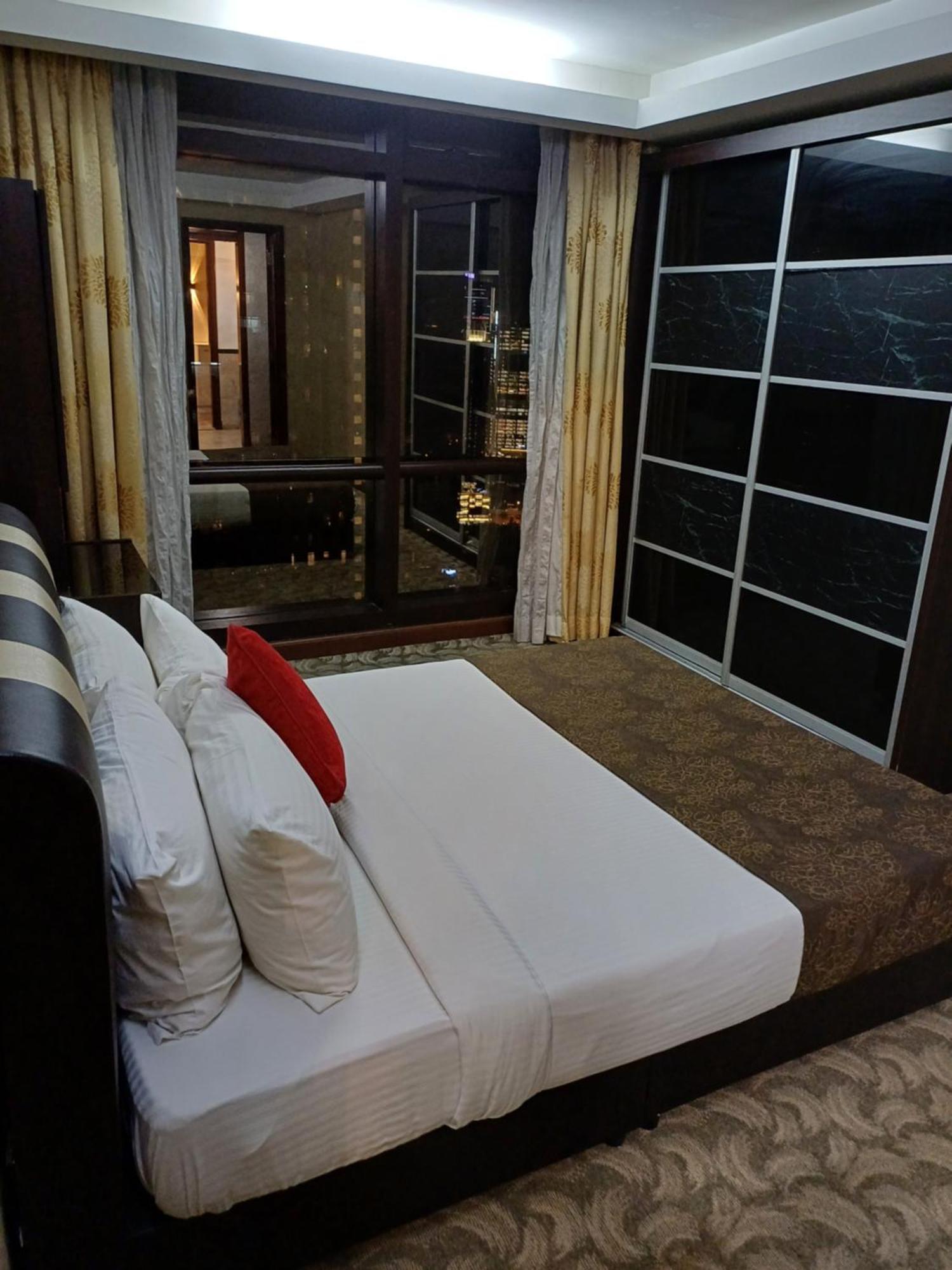 Times Square Grand Service Suite Kuala Lumpur Buitenkant foto